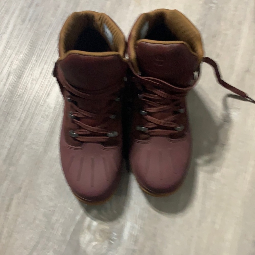 Burgundy leather and suede Timberland boots